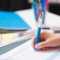 Beste deal 🔥 BIC 4 Kleuren Balpennen - Diverse Inktkleuren En Formaten - Medium Punt (1 Mm) - Pak Van 6 🛒 -Crafts&Co winkel 550x366 72