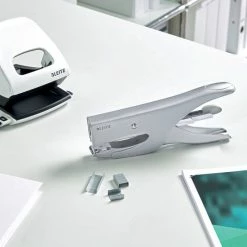 Goedkoop 🔔 Leitz Kantoor Niettang - Achterlaadmodel - 40 Vel - Zilver 🛒 -Crafts&Co winkel 550x550 246