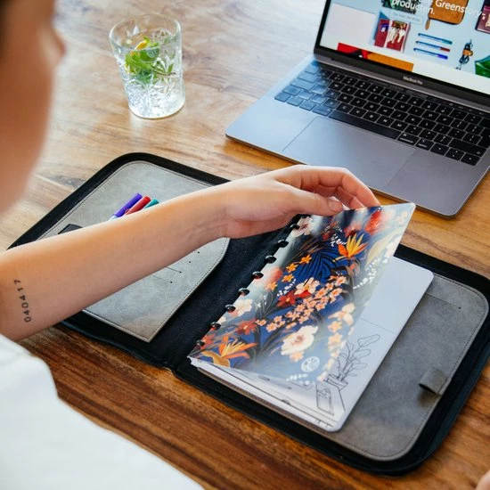 Aanbiedingen ⭐ Greenstory - GreenBook Uitwisbaar Notitieboek - Lijn & Blanco - Blooming Blue 👏 7 Aanbiedingen ⭐ Greenstory - GreenBook Uitwisbaar Notitieboek - Lijn & Blanco - Blooming Blue 👏 - Afbeelding 7