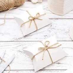 Beste Pirce ✨ Merkloos Gondeldoosjes Wit Incl. Touw - Kerst / Sint / Verjaardag / Huwelijk - Effen Kartonnen Cadeau Doosjes - Traktatiedoosjes - Geschenk Verpakking - Uitdeel Doosje - Feest - En Cadeaudoos - Snoepdoosje | Gift - Leuk Verpakt - Inpakdoosje - 7,5 X 11,5 Cm 🤩